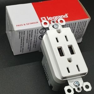 Legrand  Pass & Seymour TM826USBW USB Charger Outl